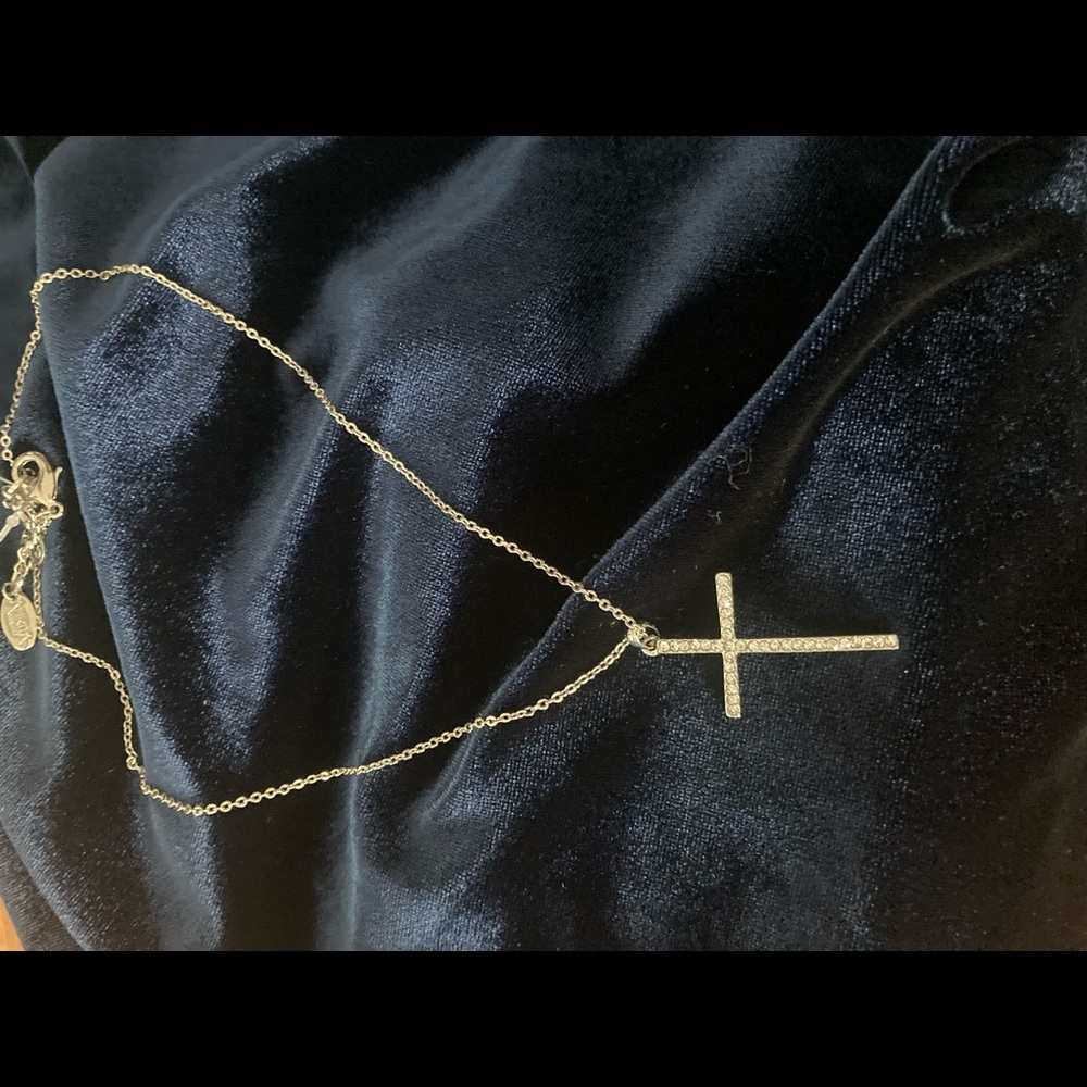 AMRITA SINGH JEWELED CROSS NECKLACE. - Picture 3 of 3